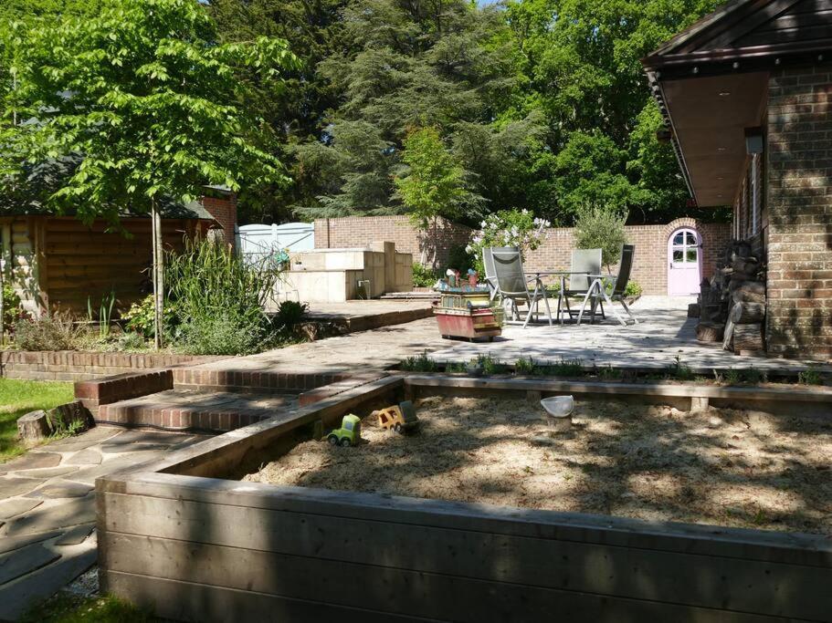 The Stables - 2 Bed With Large Garden And Hot Tub.