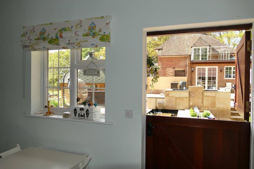 Holiday home The Stables - 2 Bed With Large Garden And Hot Tub. *