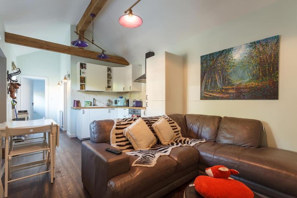 The Stables - 2 Bed With Large Garden And Hot Tub.