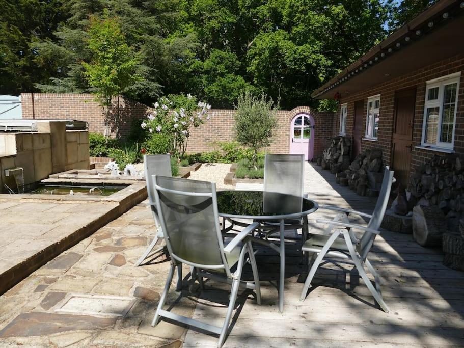 The Stables - 2 Bed With Large Garden And Hot Tub. Holiday home *