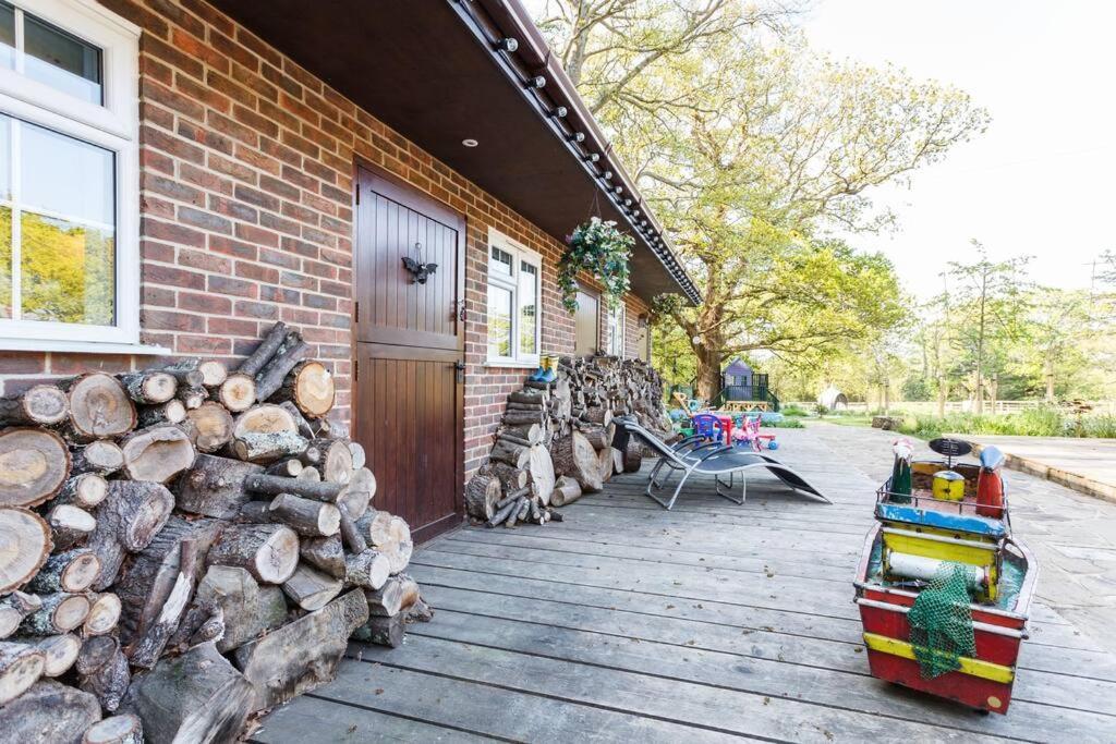 Holiday home The Stables - 2 Bed With Large Garden And Hot Tub. *