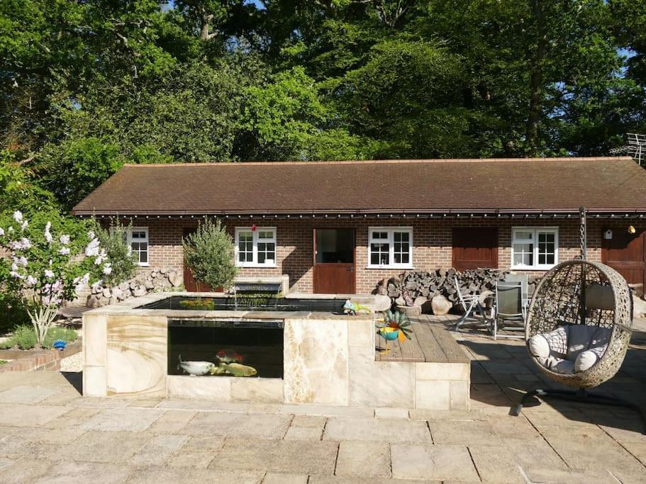 The Stables - 2 Bed With Large Garden And Hot Tub. *