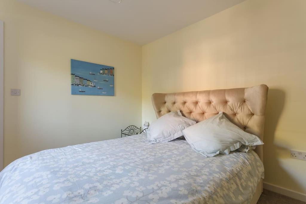 Holiday home The Stables - 2 Bed With Large Garden And Hot Tub. Sway