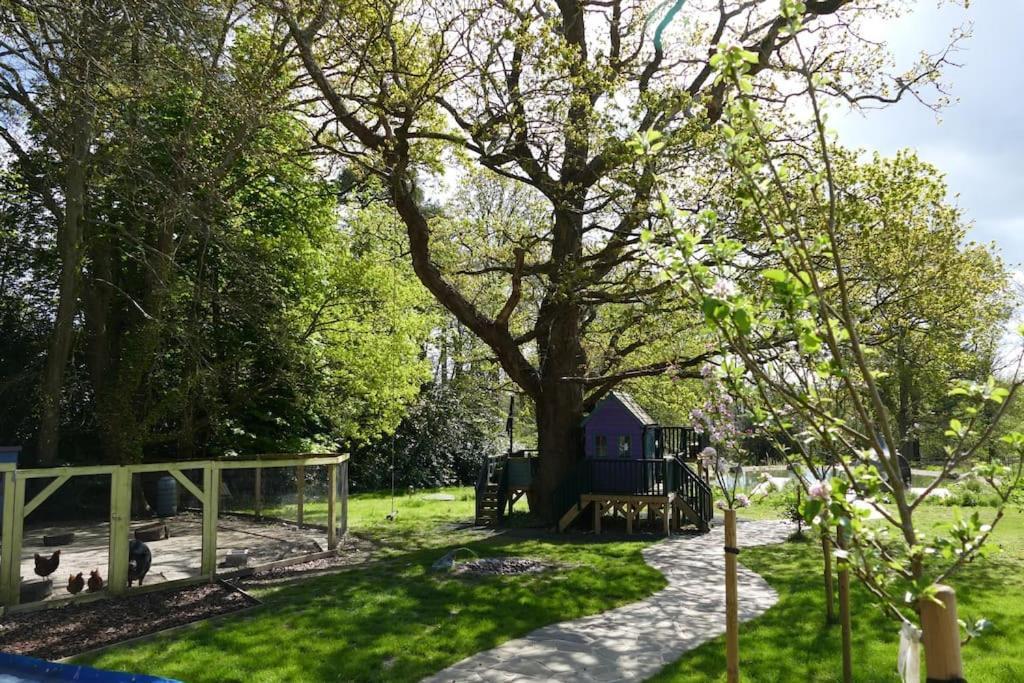 Holiday home The Stables - 2 Bed With Large Garden And Hot Tub. *