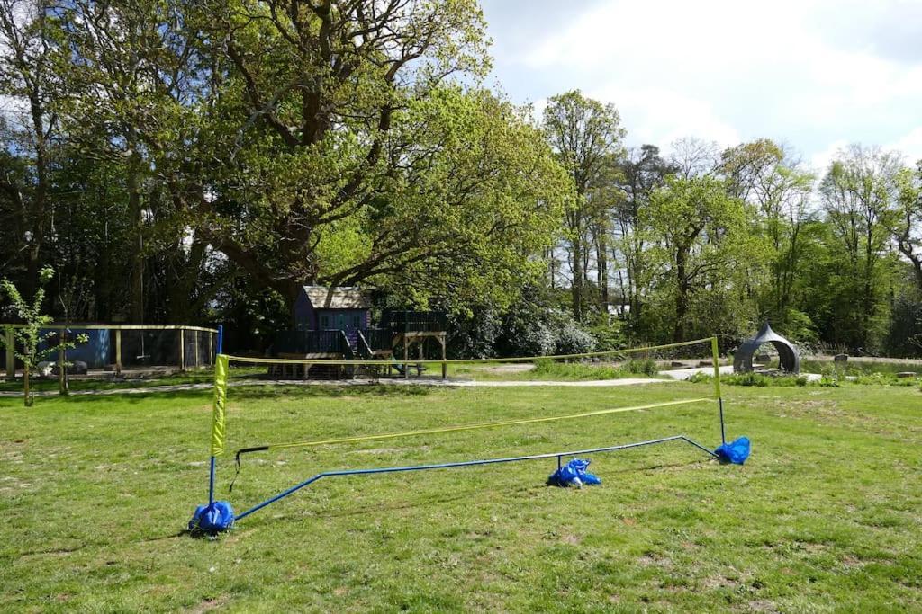 The Stables - 2 Bed With Large Garden And Hot Tub. Holiday home *